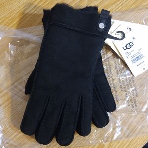 UGG Women's Black Sheepskin Tenney Gloves